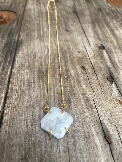 The Claw Necklace • Howlite