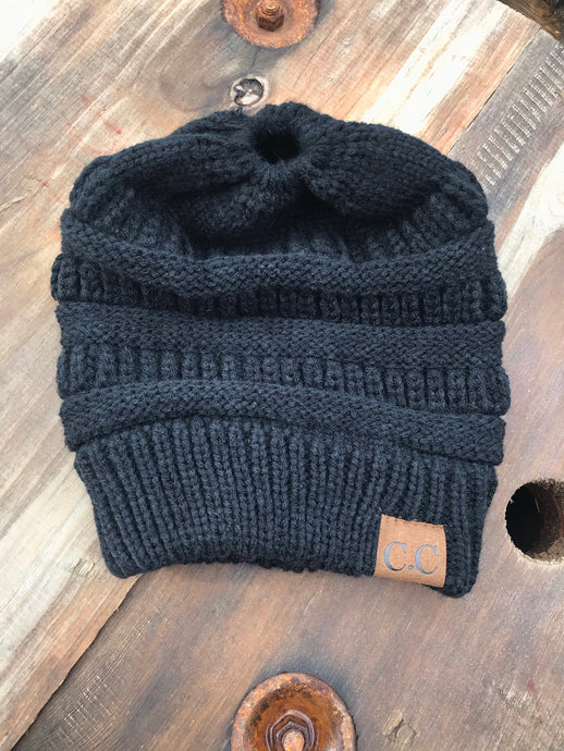 Top Knot Beanie • Black